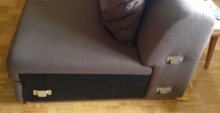 Beschläge an der Couch