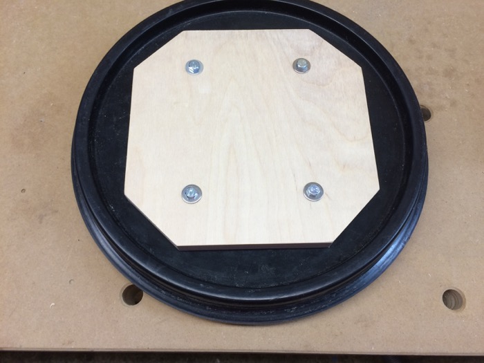Verstärkung des Fass-Deckels mit Multiplexplatten